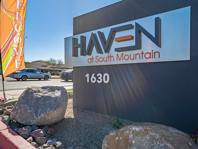 Señalización de Haven en el sur de Phoenix - Haven at South Mountain Apartments