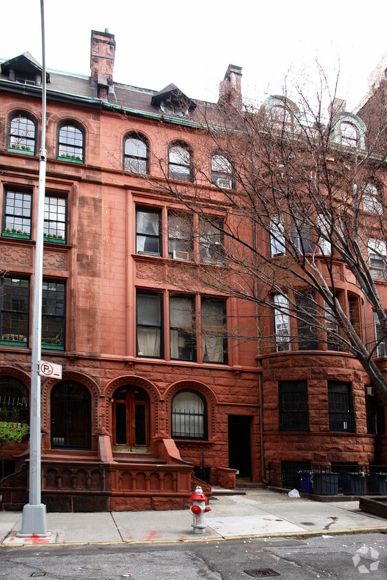 Building Photo - 319 W 77th St