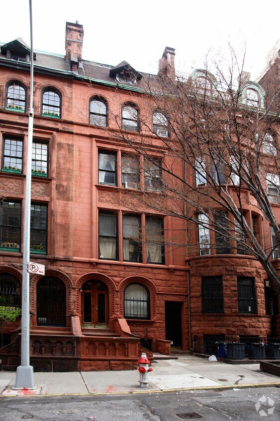 Foto del edificio - 319 W 77th St