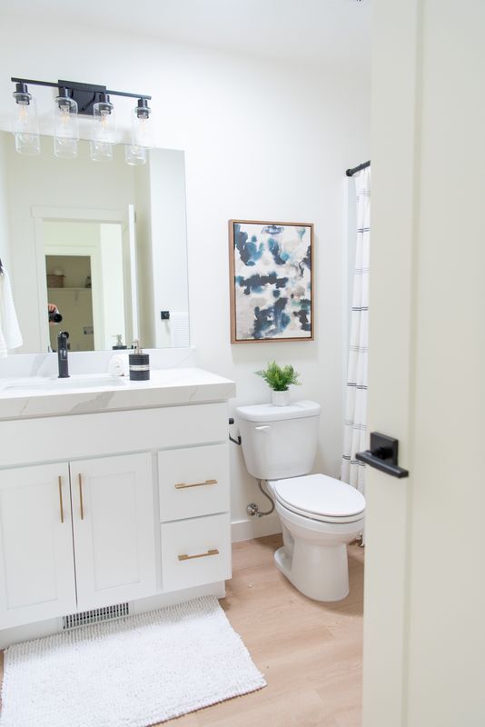 Foto del edificio - 1802 Drake Ln