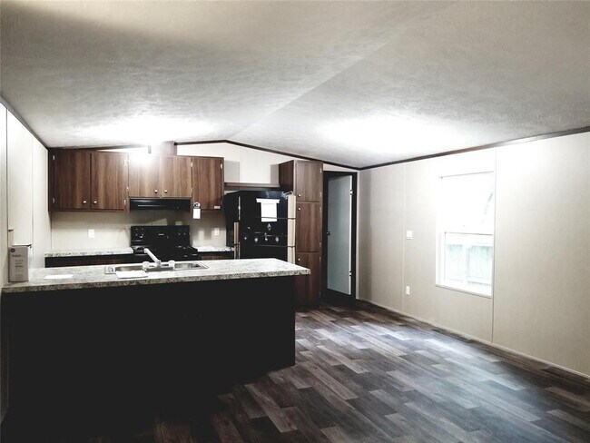 Building Photo - 15232 Paradise Cove Dr