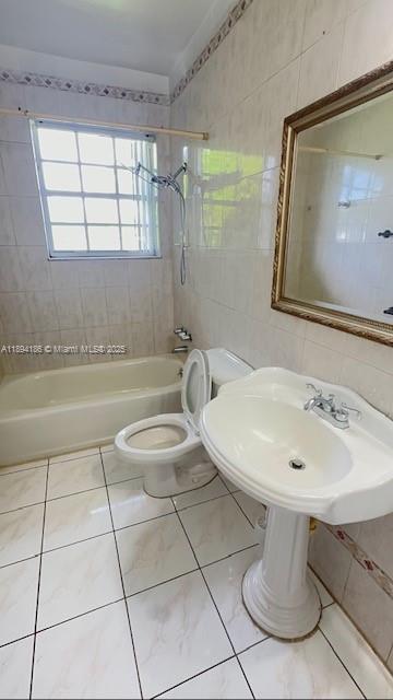 Foto del edificio - 110 NW 198th St