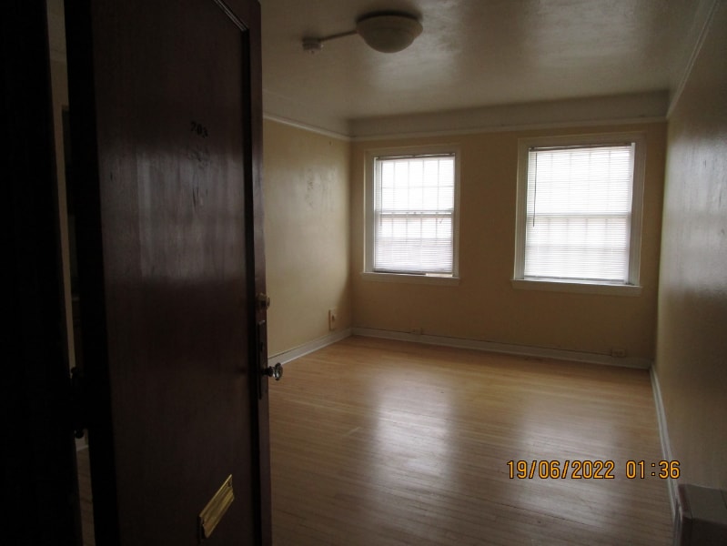 Primary Photo - 608 Central Ave