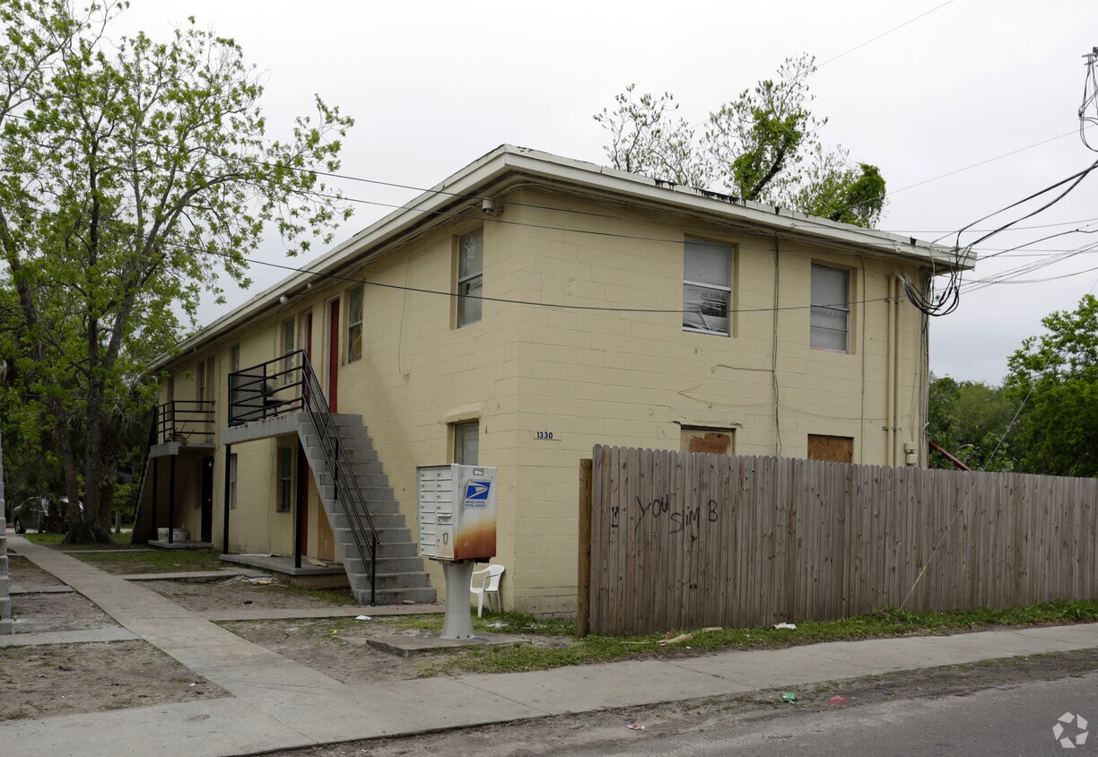 Foto del edificio - 1330-1334 Barnett St