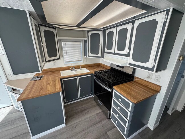 Foto del edificio - 64 Sylvia St