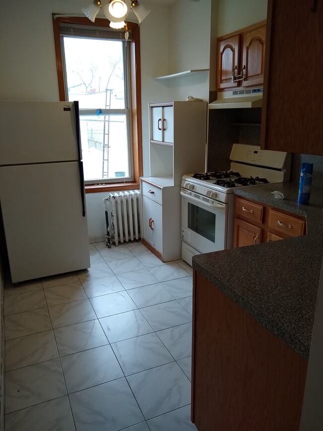 Kitchen - 1227 73rd St