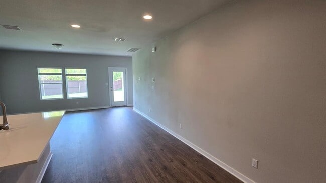 Building Photo - 17402 Torneo Dr