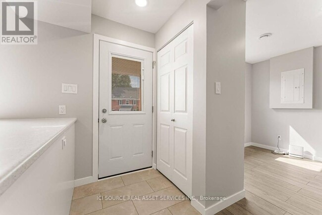 Photo du bâtiment - 101 Main St E