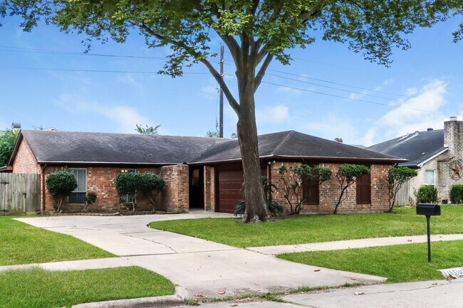 Building Photo - 16518 Royal Mile Ln