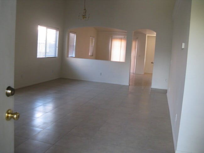 Building Photo - 3425 W Hidalgo Ave