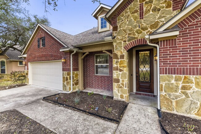 Foto del edificio - 5013 Pyrenees Pass