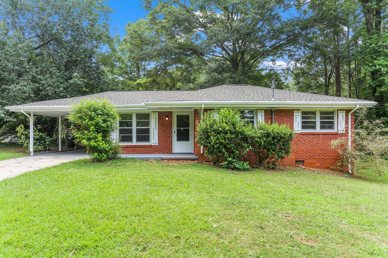 Primary Photo - This cute 3 Bedroom Ranch, is priced to mo...