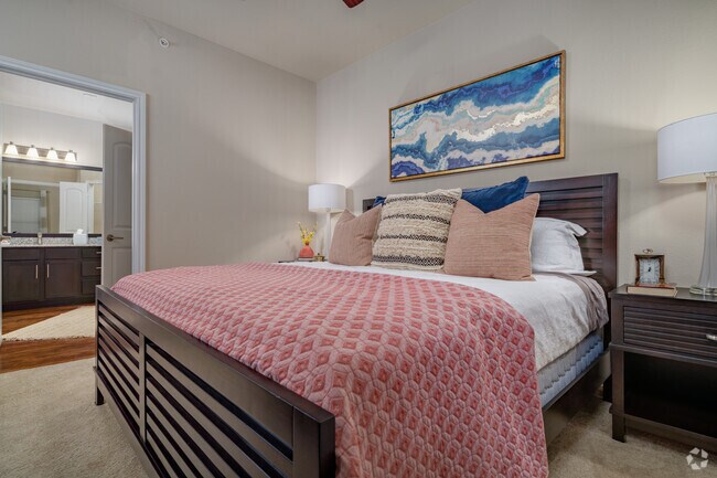 2 habitaciones, 2 baños, 1,053 pies cuadrados - Habitación 2 - Platinum Shavano Oaks