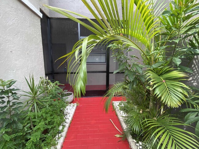 Foto del edificio - 5495 Monterey Cir