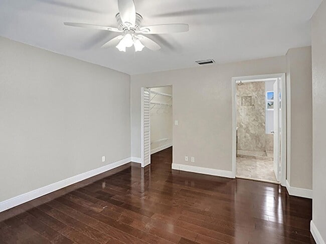 Foto del edificio - 10563 Buttonwood Lake Dr