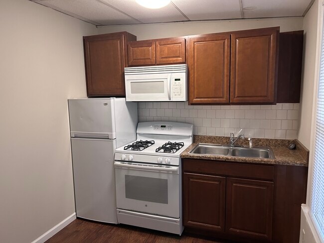 Building Photo - 74 E Engler St