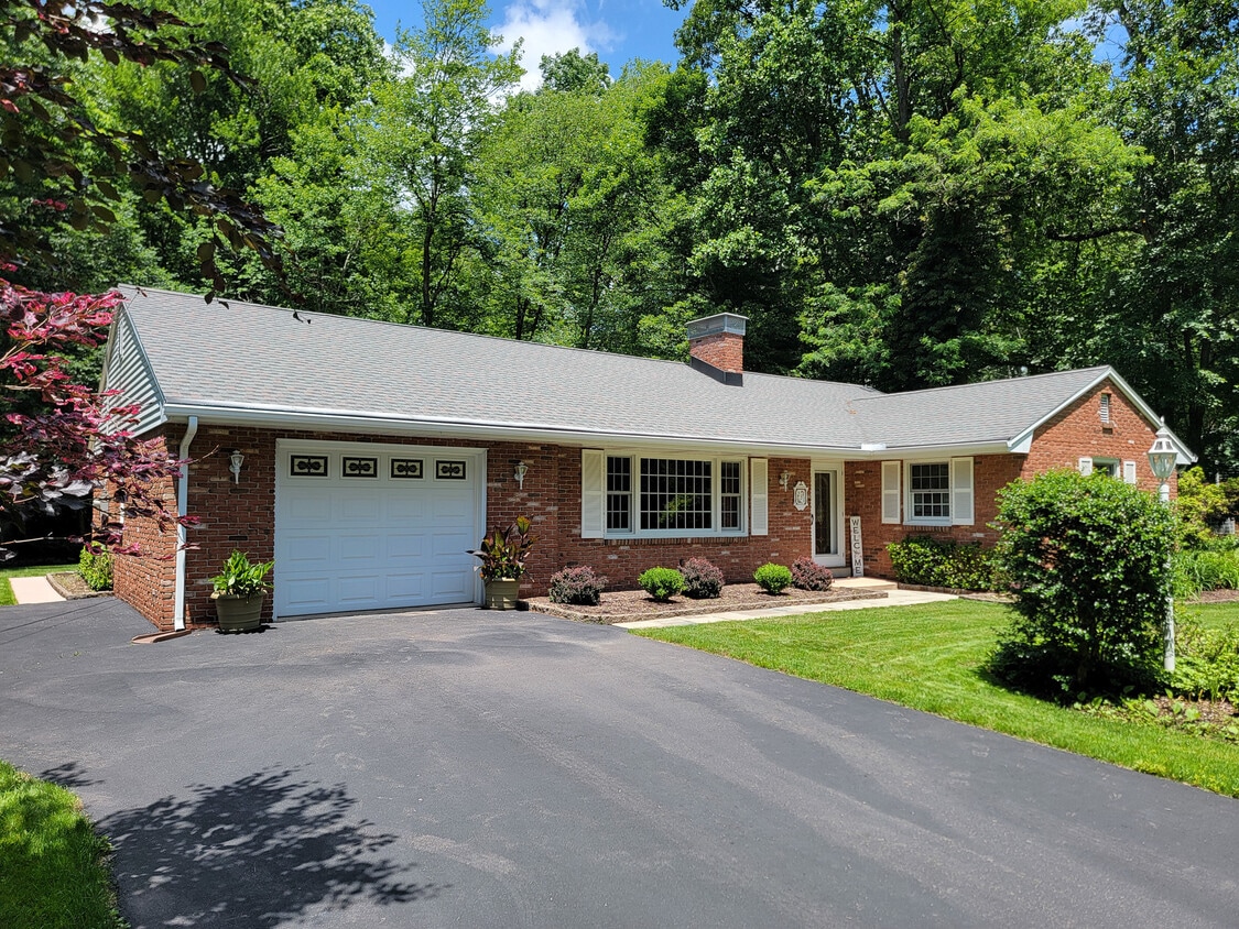 Primary Photo - 231 Timber Rd