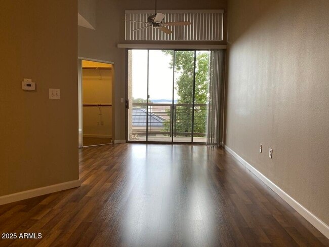 Foto del edificio - 1701 E Colter St