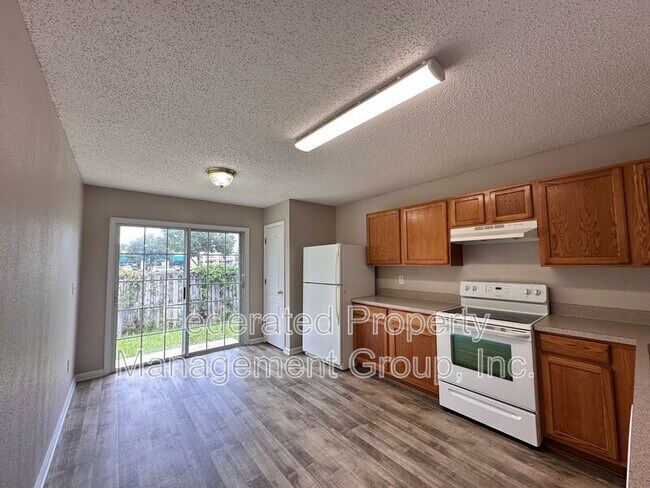 Foto del edificio - 2113 Fresco Dr