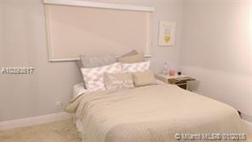 Foto del edificio - 6709 N Kendall Dr