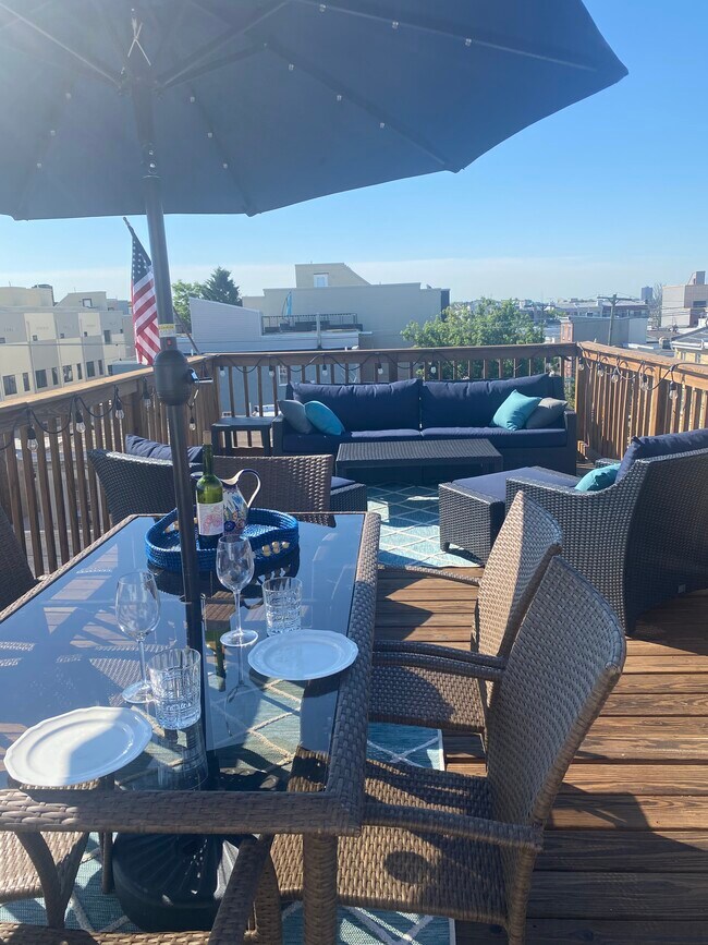 Roof deck - 2300 Cedar St