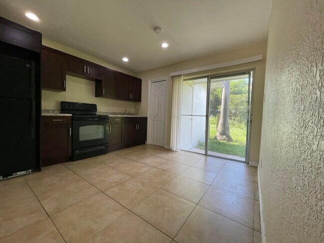 Foto del edificio - 951 Skylark Dr