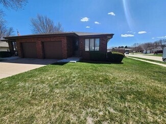 Building Photo - 1710 Eastridge Ave