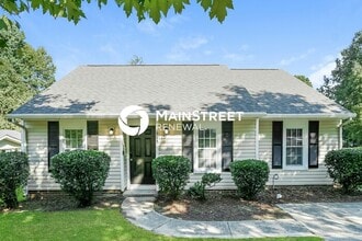 Building Photo - 1915 Collier Rd