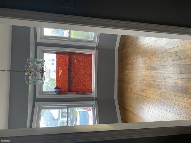 Building Photo - 3 br, 1 bath House - 20460 Russell St