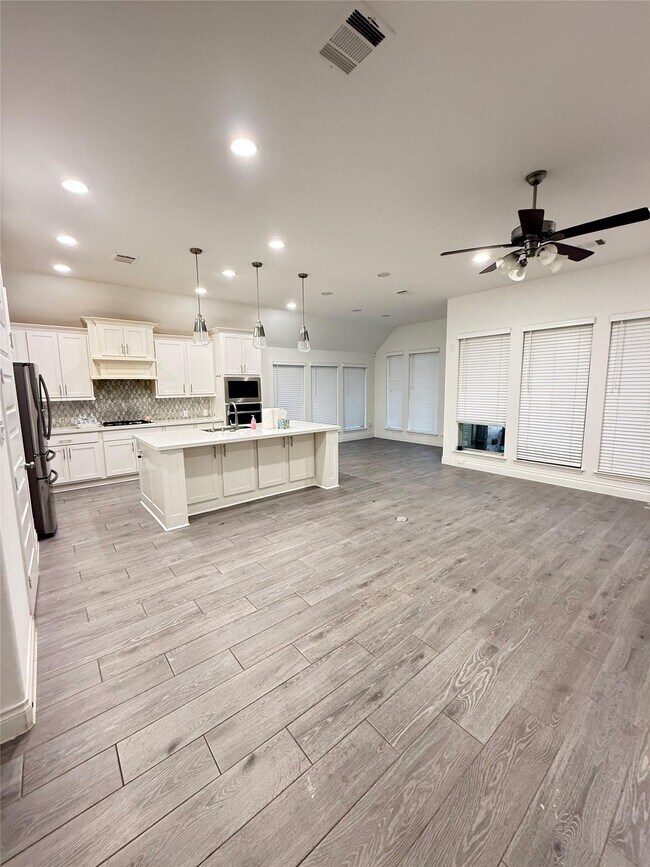 Building Photo - 19715 Hale Hollow Creek Dr