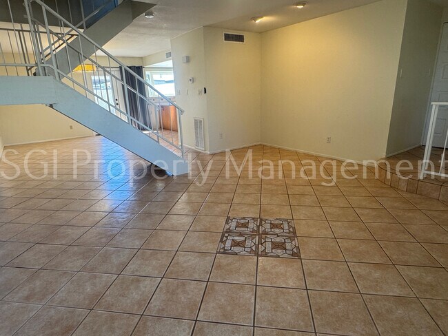 Building Photo - 5969 E Thomas Rd