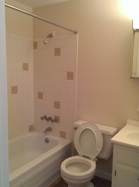 Building Photo - 134 Maynard Dr