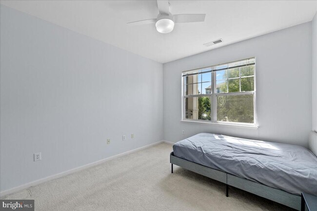 Foto del edificio - 12100 Garden Grove Cir