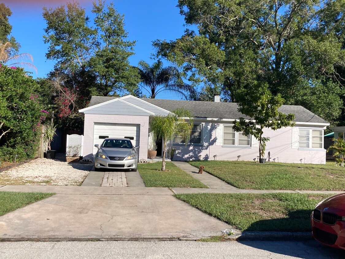 Primary Photo - 2121 Stanley St
