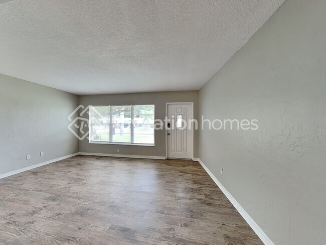 Building Photo - 4504 S Clark Ave