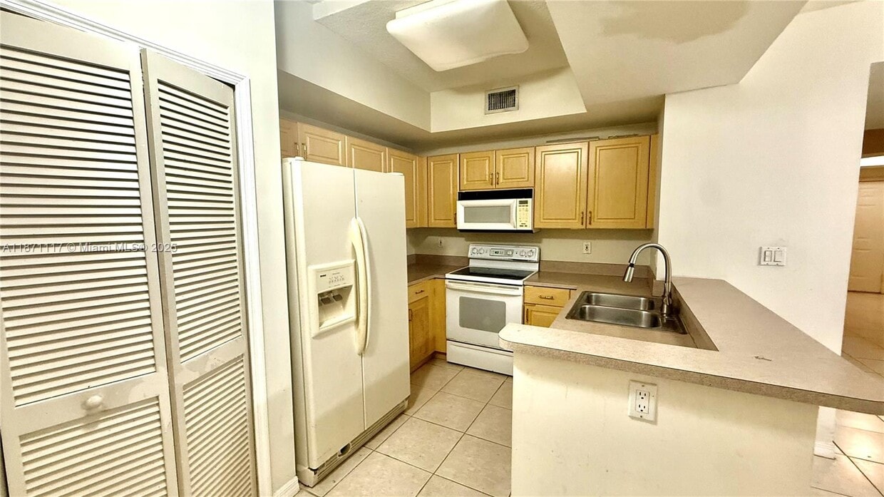 Foto del edificio - 10150 SW 88th St