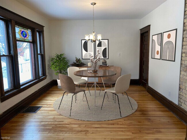 Foto del edificio - 3 br, 1 bath House - 710 Buchanan Street N...