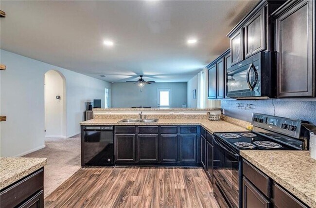 Foto del edificio - 204 Continental Ave