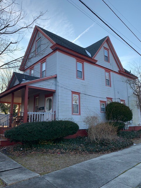 Building Photo - 501 Shore Rd