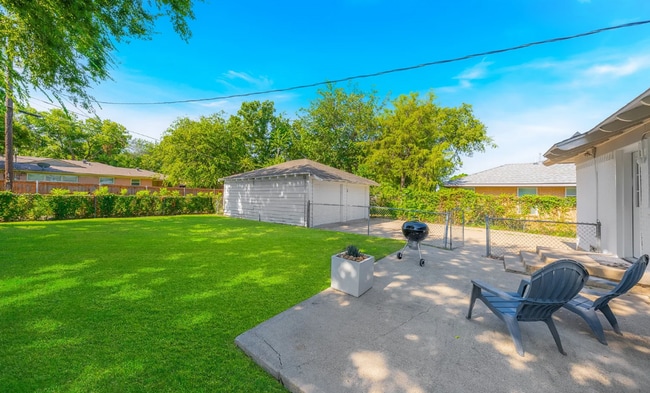 Building Photo - 3 Bedroom home in highly desireable area