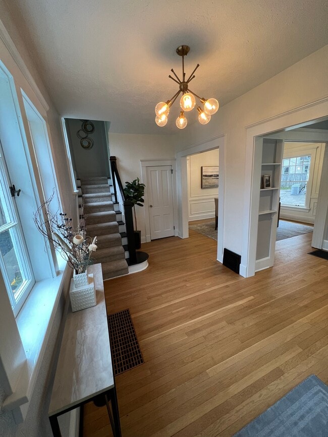 Building Photo - 937 Riverside Dr