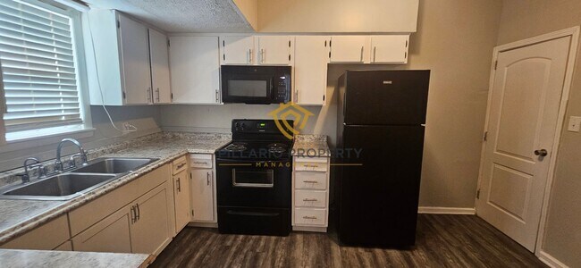 Building Photo - 619 N Sherman Dr