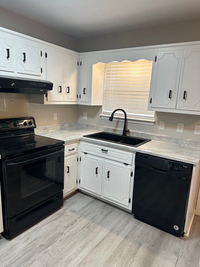 Foto del edificio - 939 Kingsbury Dr