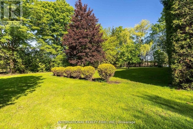 Photo du bâtiment - 138 Columbus Rd W