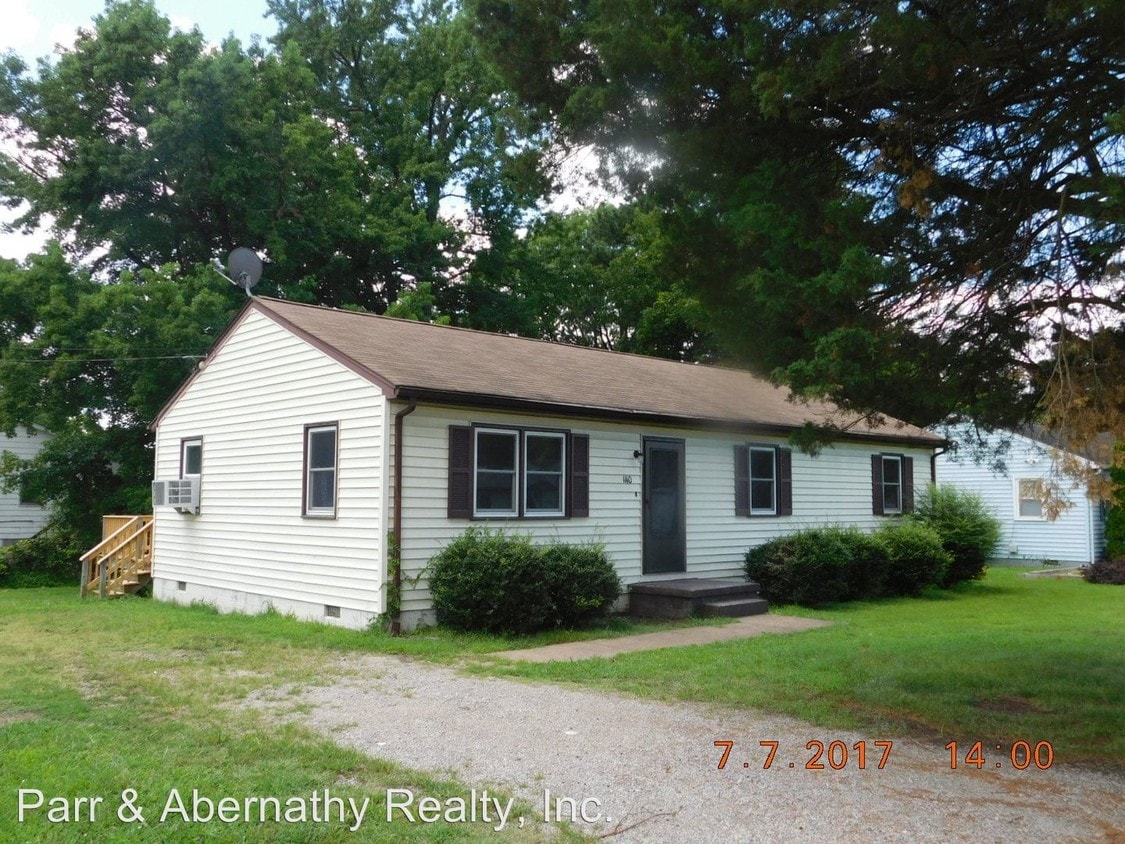 Primary Photo - 1110 Pine Ave