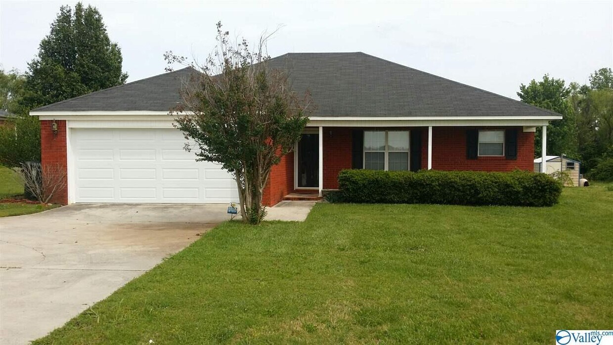 6844 Moores Mill Rd, Huntsville, AL 35811 House Rental in Huntsville