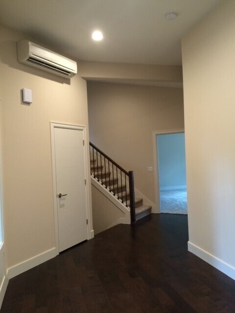Building Photo - 2614 SE Bella Vista Rd