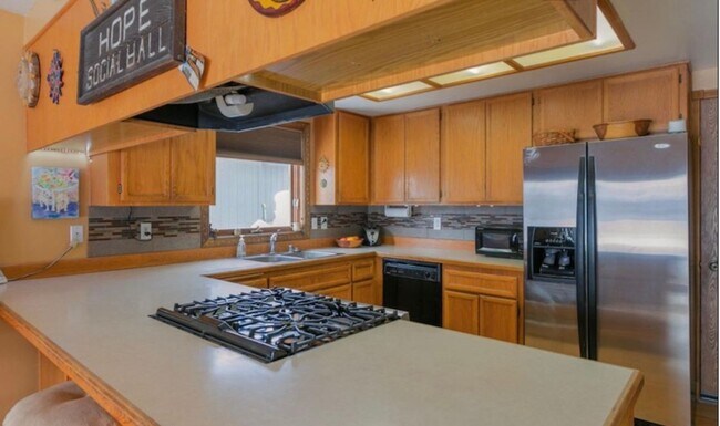 Foto del edificio - 3 bedroom / 2.5 bath / 2 car garage