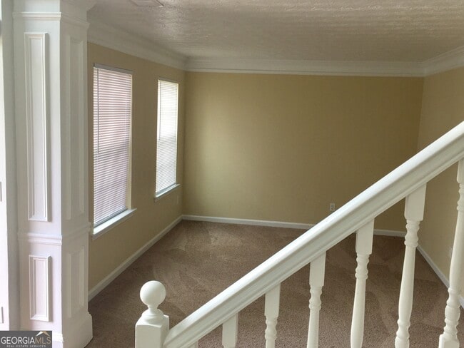 Building Photo - 121 Meadow Creek Ct