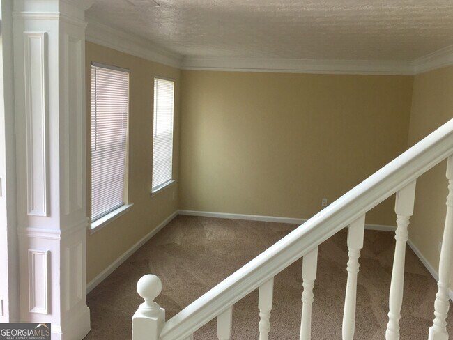 Foto del edificio - 121 Meadow Creek Ct